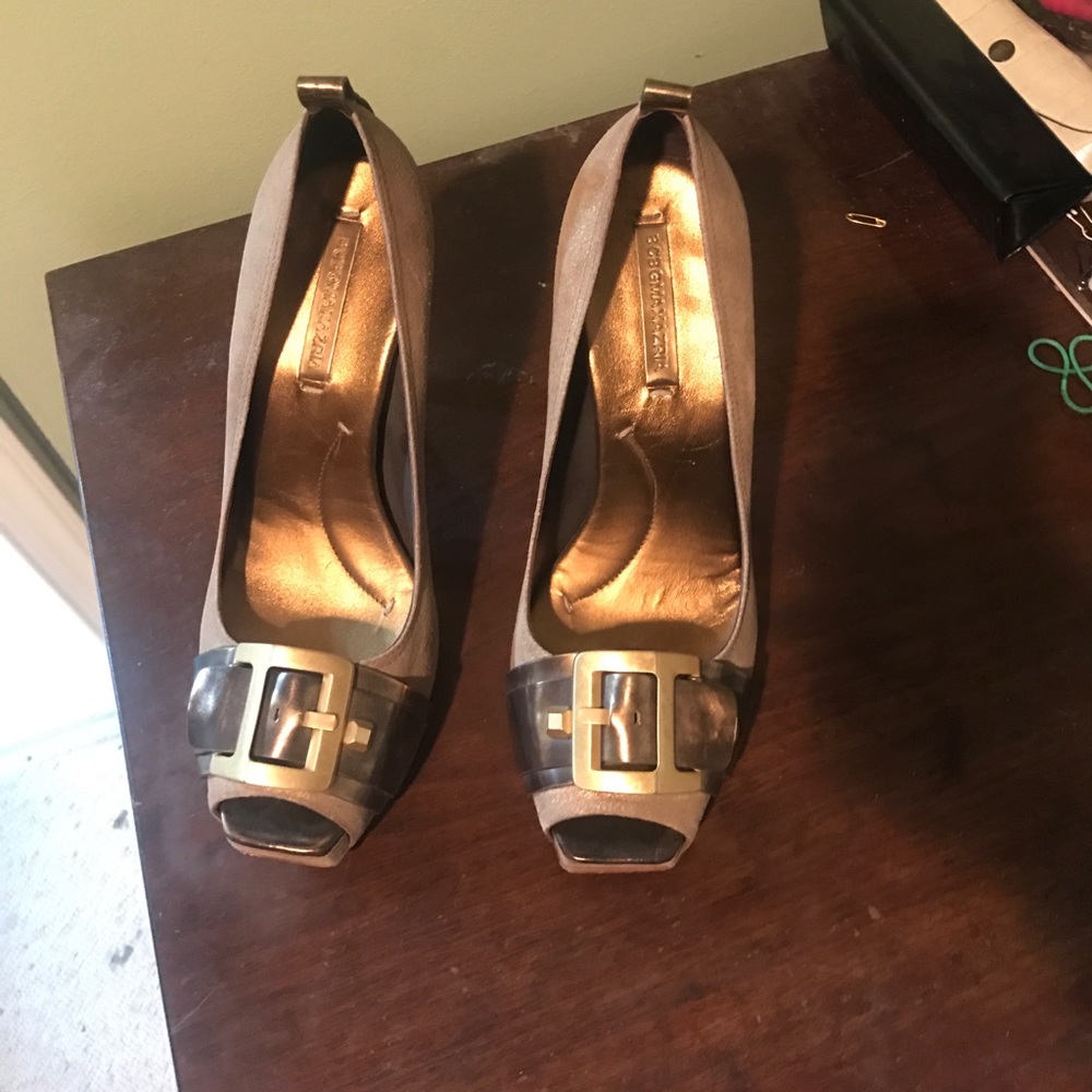 BCBG Max Azaria brown/gold shimmer heels