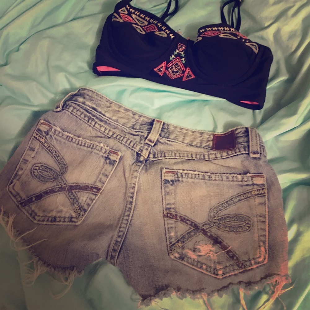 Daisy Duke Jean Shorts 🌼✌️🌼