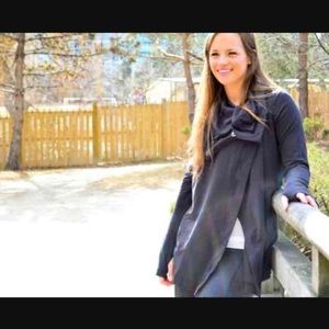 EUC Lululemon Savasana Wrap