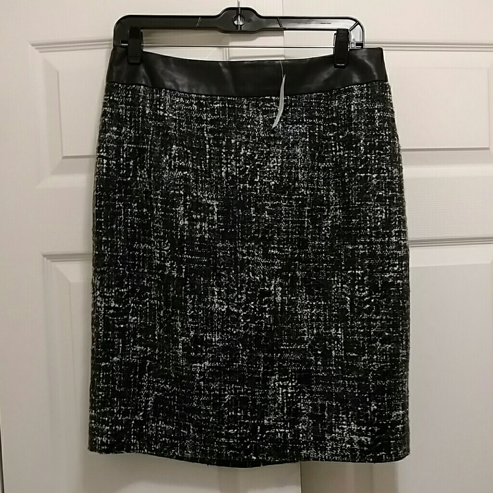 Tweed faux leather trim skirt
