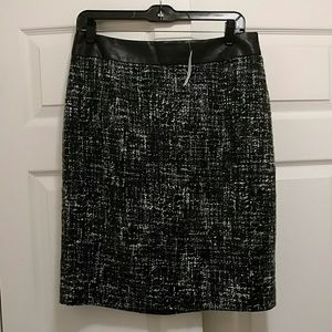 Tweed faux leather trim skirt