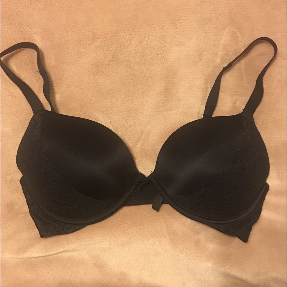 Black push up bra