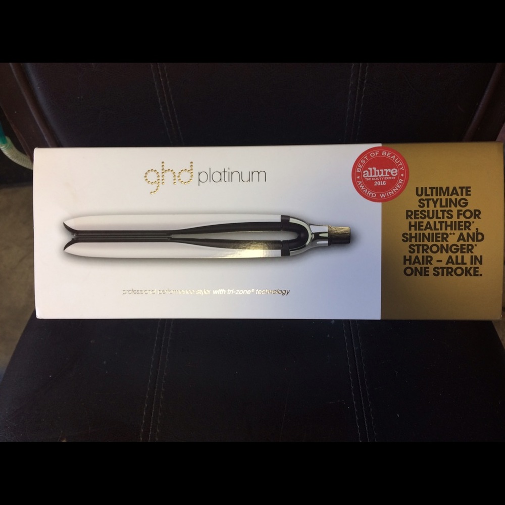 BNWT ghd platinum flat iron