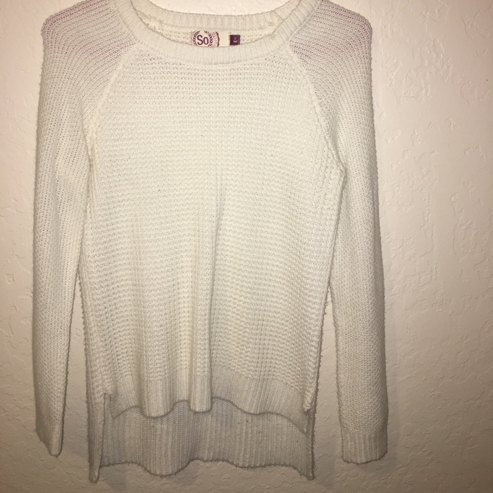 White knitted sweater/shirt