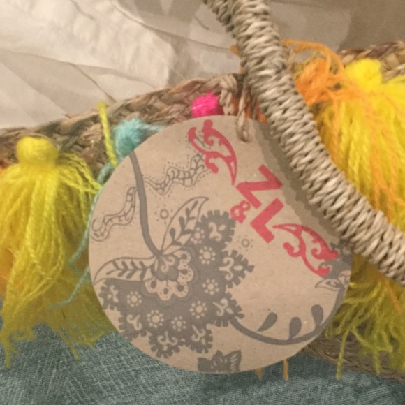 BNWT WOOL TASSEL BEACH TOTE - Picture 3 of 8