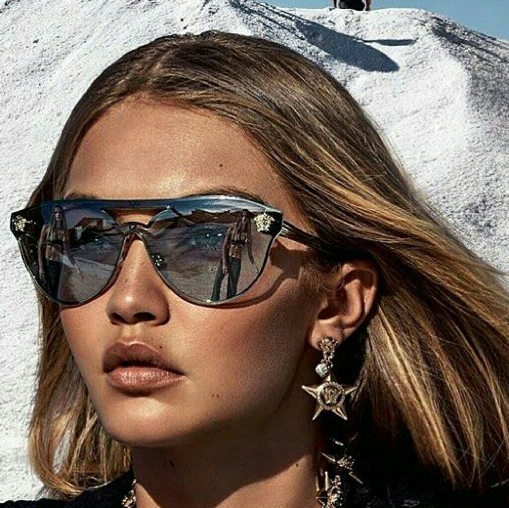 🔥Versace silver mirrored sunglasses with case