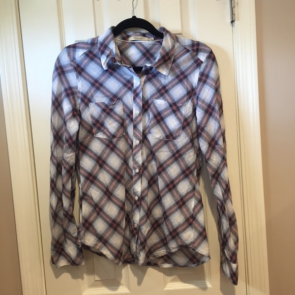 🦋Lightweight plaid button down🦋 - Picture 1 of 3