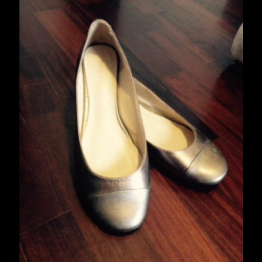 Nine West flats silver