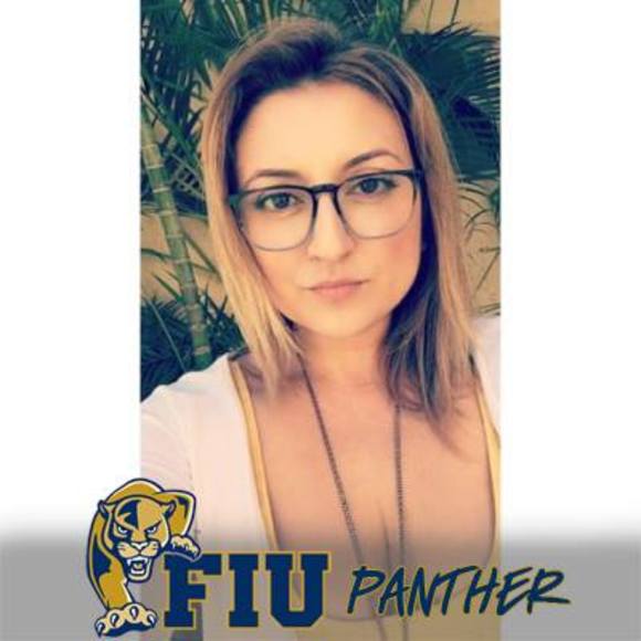 Meet your Posher, Daniela - Picture 1 of 1