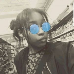 Meet your Posher, Damaris