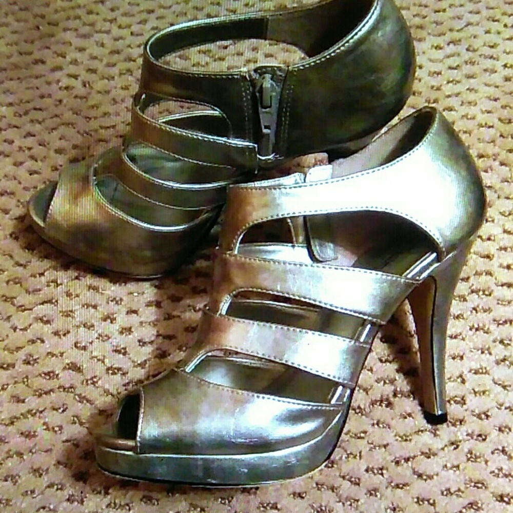 Sexy silver heels
