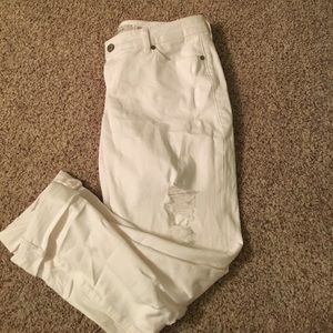 Distressed white boyfriend pants