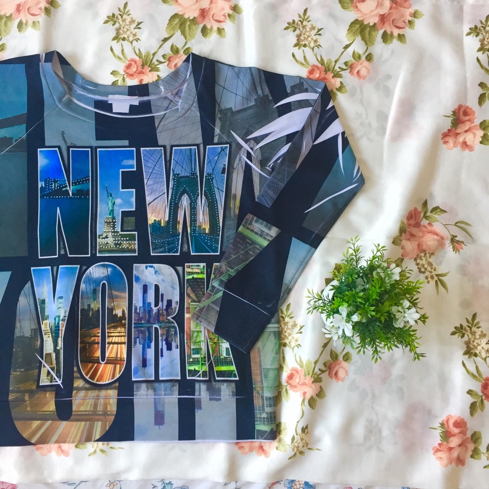 NEW YORK Sweater NWOT🗽 with Gems✨