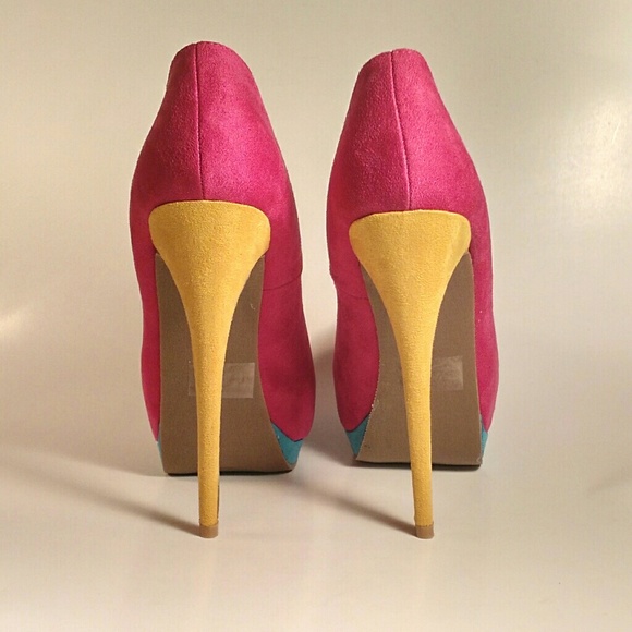 COLOR BLOCK PUMPS(NO OFFERS) - Picture 4 of 5