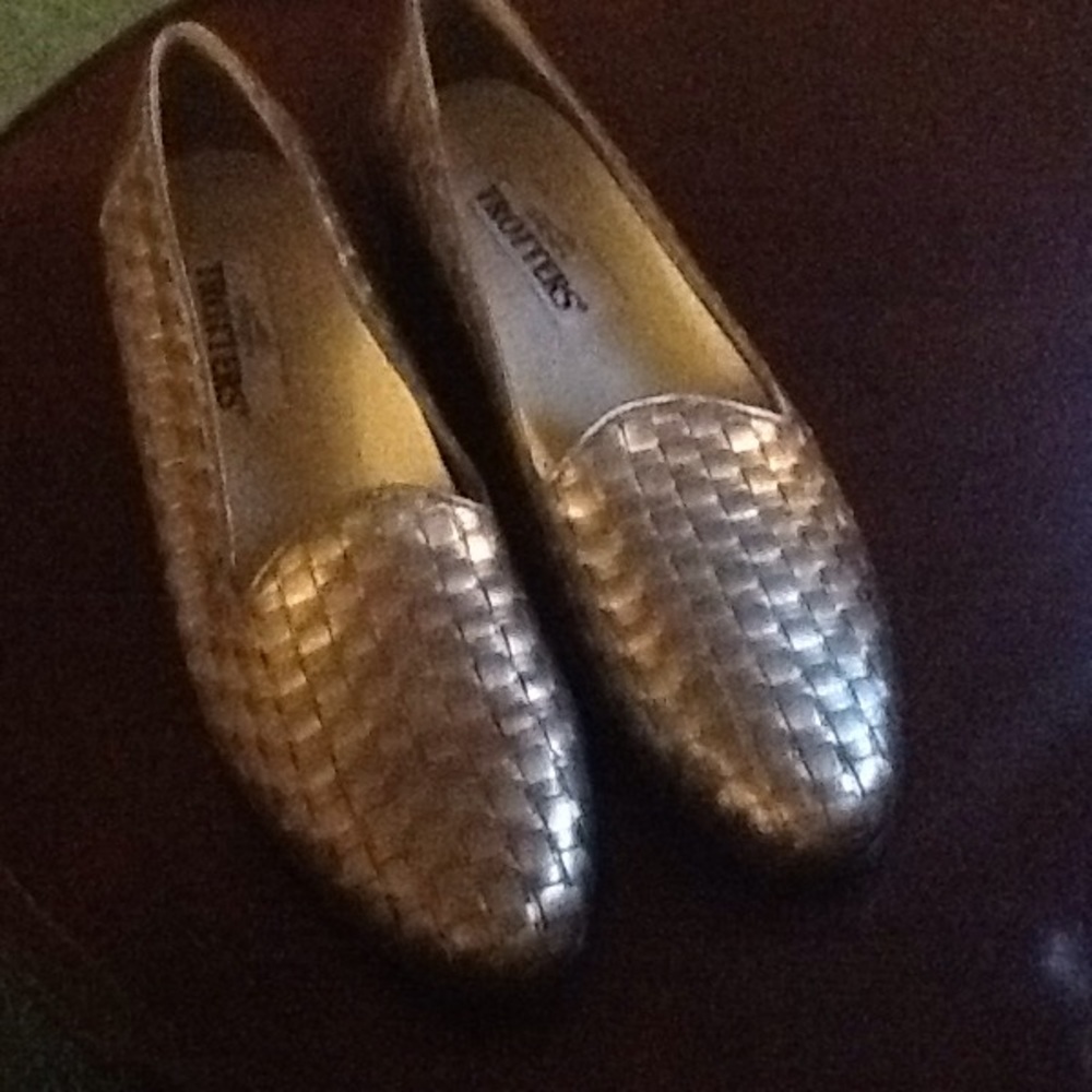 Trotter gold flat shoes