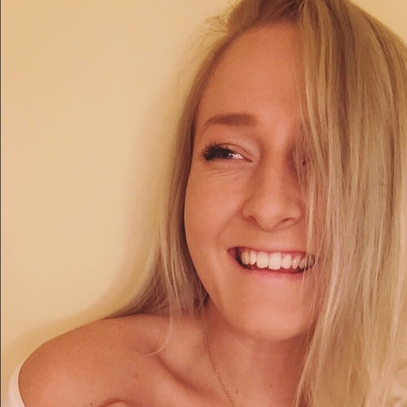 Meet your Posher, Kristen - Picture 1 of 1
