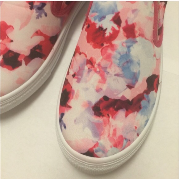 New floral slip ons. - Picture 2 of 4