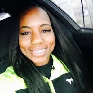 Meet your Posher, Dionne