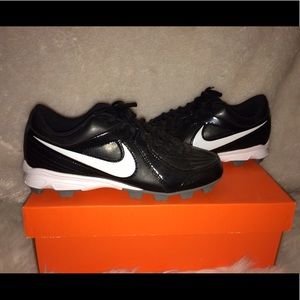 Nike Black Womens Softball Cleats size 7.5