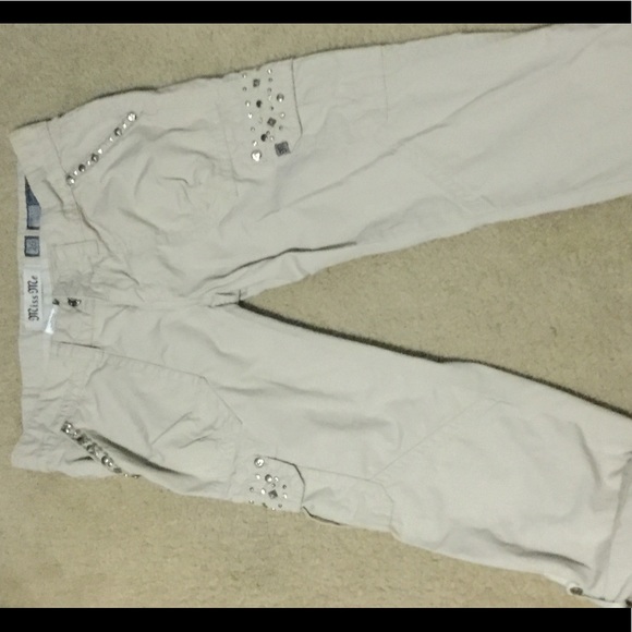 Khaki miss me capris size 26 - Picture 2 of 3