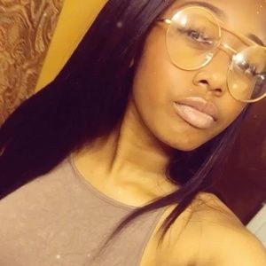 Meet your Posher, Aundria