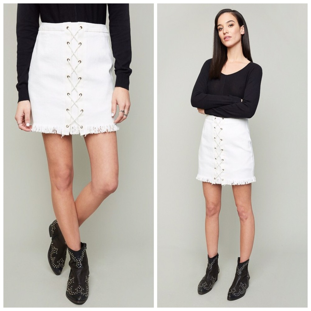 🎉HP 🎉White frayed lace up denim skirt! LAST 1 - Picture 2 of 2