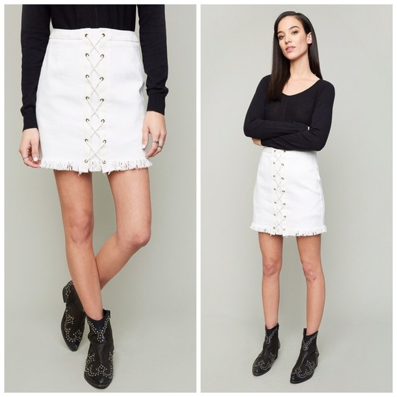 🎉HP 🎉White frayed lace up denim skirt! LAST 1 - Picture 2 of 2