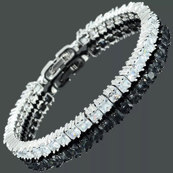 Boutique Jewelry - 🔴SOLD🔴White Topaz CZ & White GoldTennis Bracelet
