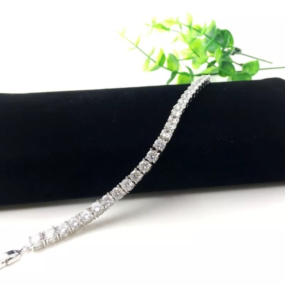 🔴SOLD🔴White Topaz CZ & White GoldTennis Bracelet - Picture 2 of 3