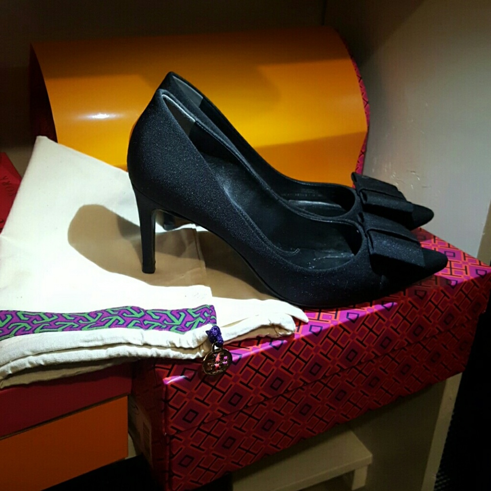 Tory Burch Bow Pump Black