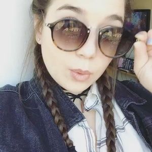 Meet your Posher, Grace