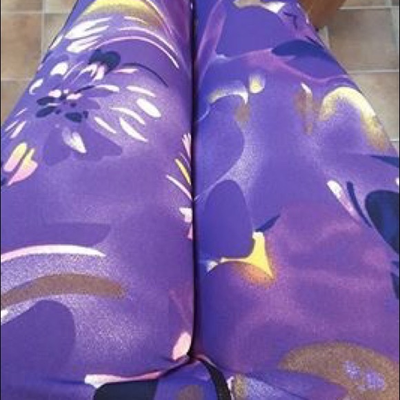 Woman's Active Wear! - Picture 3 of 6