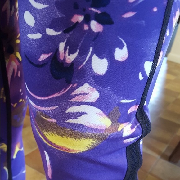 Woman's Active Wear! - Picture 4 of 6