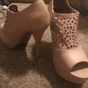 Size 10: Nude Heels