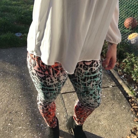 Woman's Leggings! - Picture 4 of 5