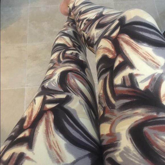 Woman's Leggings! - Picture 2 of 4