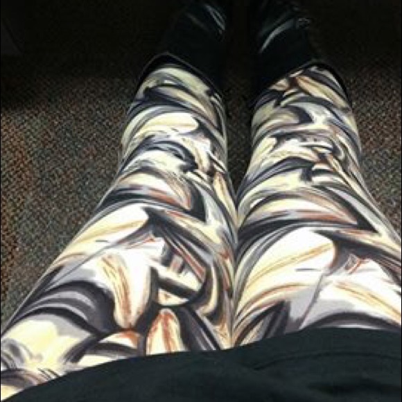 Woman's Leggings! - Picture 3 of 4