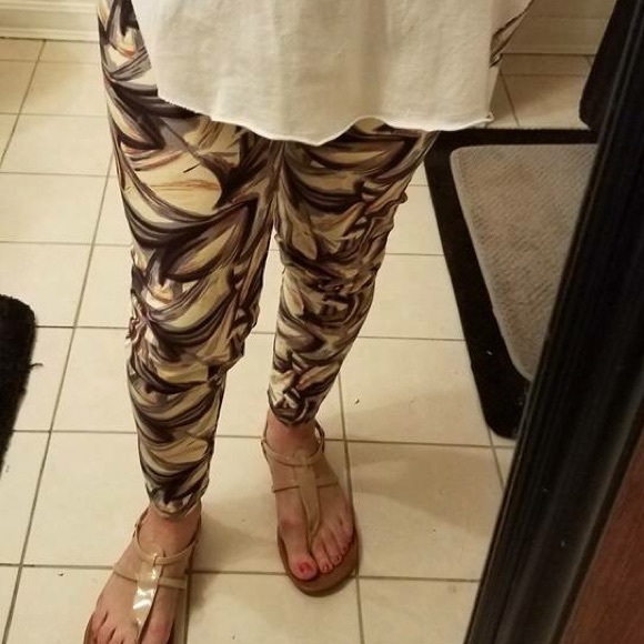 Woman's Leggings! - Picture 4 of 4