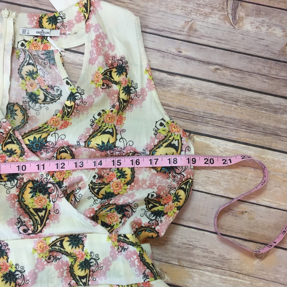 Last one! M-L Spring fling romper - Picture 4 of 6