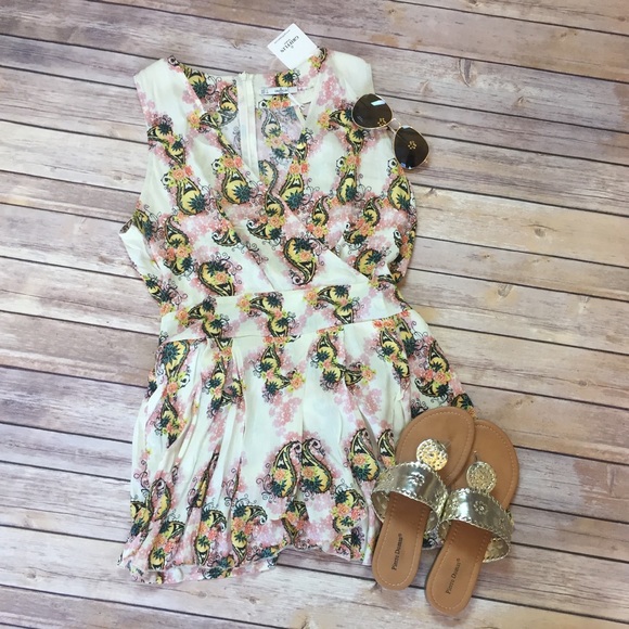 Last one! M-L Spring fling romper - Picture 2 of 6