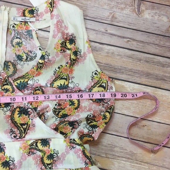 Last one! M-L Spring fling romper - Picture 4 of 6