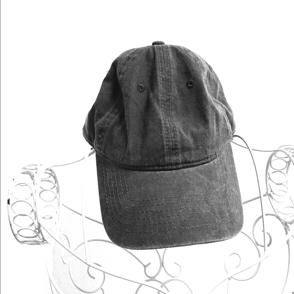 Brandy Melville gray baseball cap