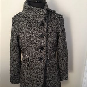 Tweedely Dee ... So sharp