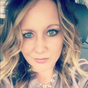 Meet your Posher, Dana