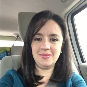 Meet your Posher, Alejandra