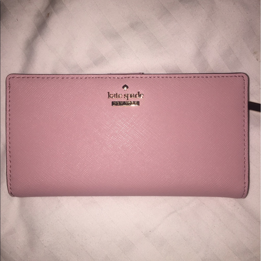 Trade only Kate Spade/Mk wallet 🦋🦋🦋