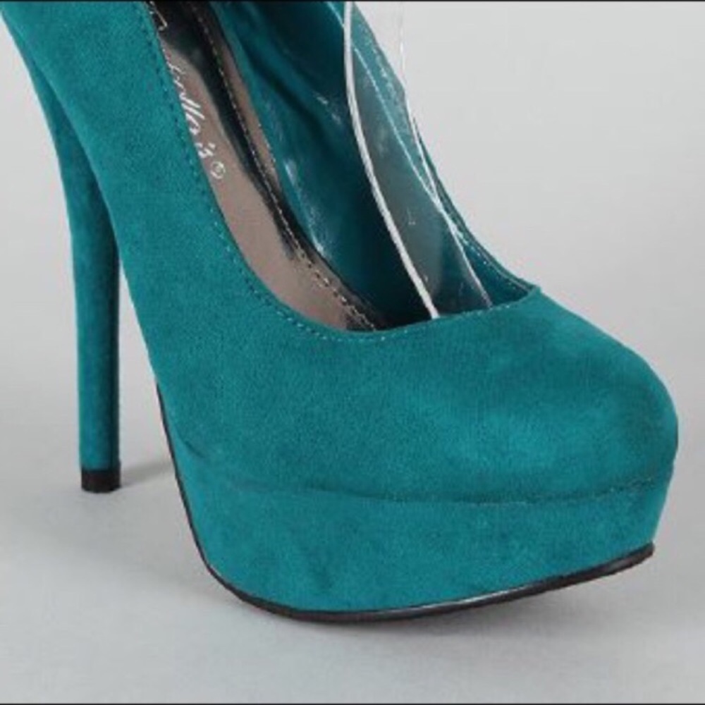 *50% OFF BUNDLES* Emerald green heels - Picture 3 of 7