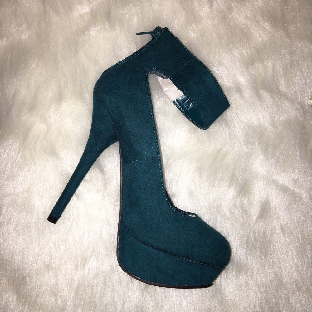 *50% OFF BUNDLES* Emerald green heels - Picture 4 of 7