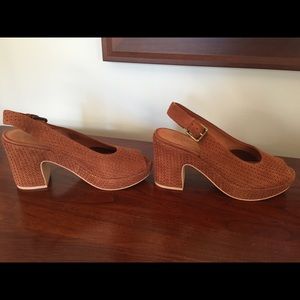 New size 9 Gentle Souls Alter Eagle Rust pump