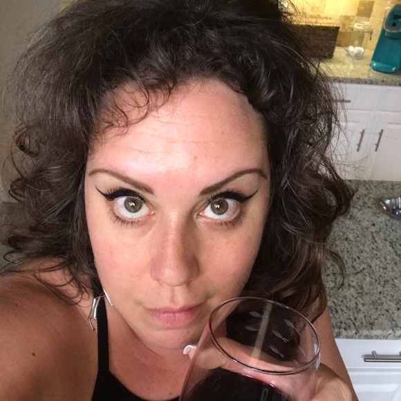 Meet your Posher, Nada - Picture 3 of 7